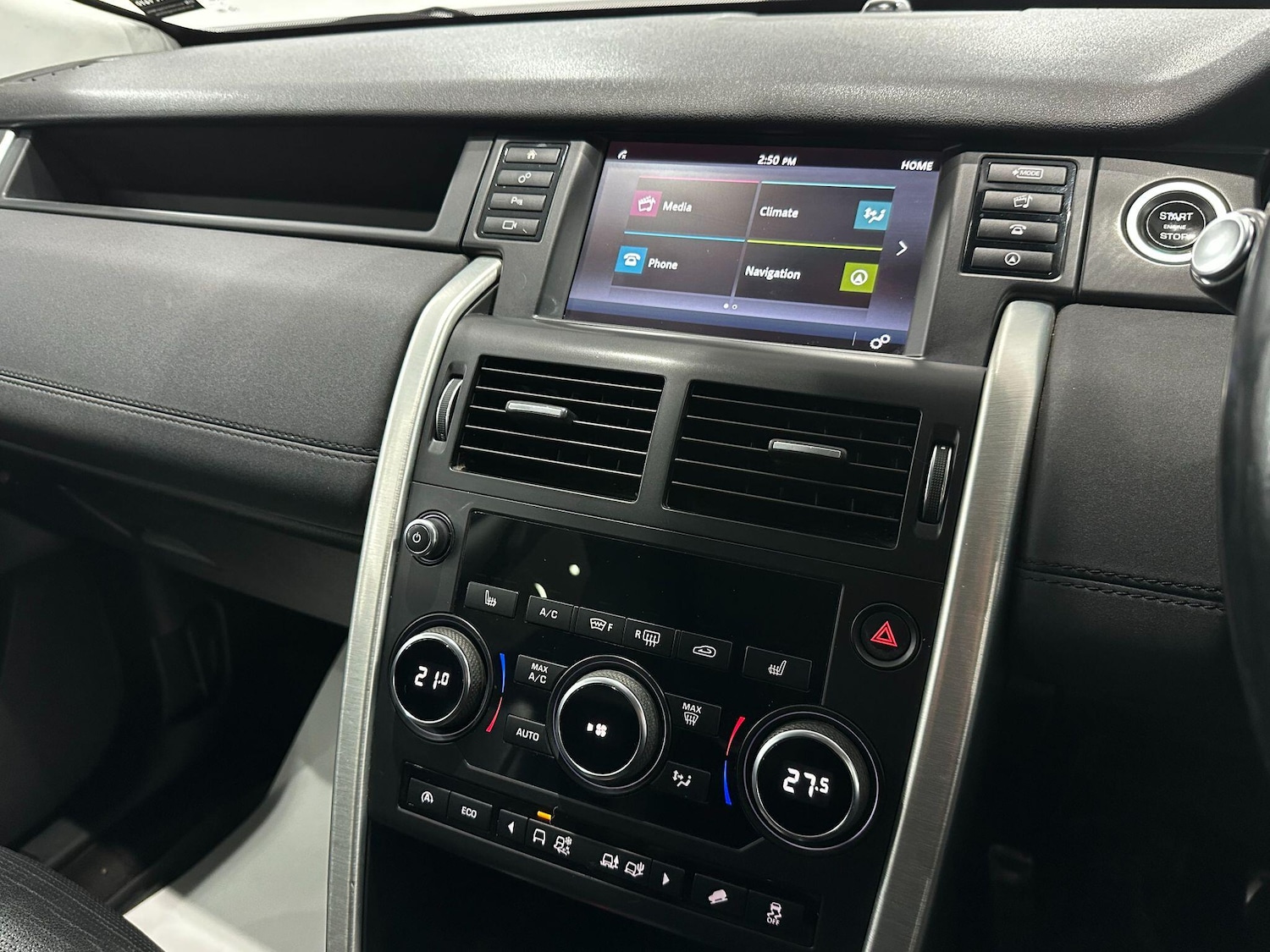 Used Land Rover Discovery Sport 2016 for sale - 76886159: Photo 31