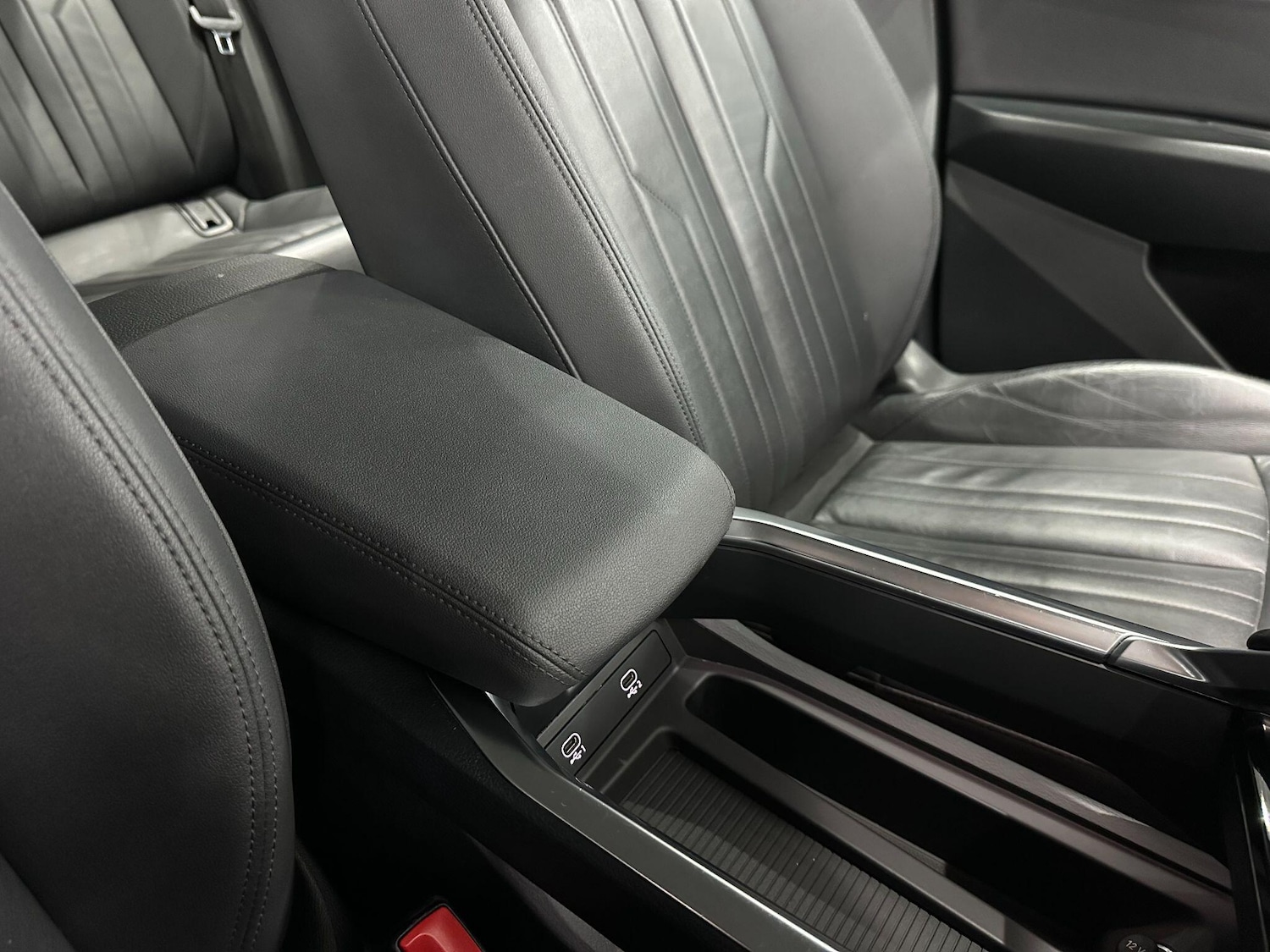 Used Audi e-tron 2020 for sale - 76832859: Photo 44