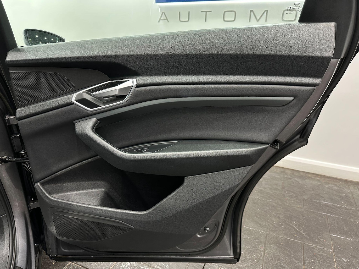 Used Audi e-tron 2020 for sale - 76832859: Photo 51