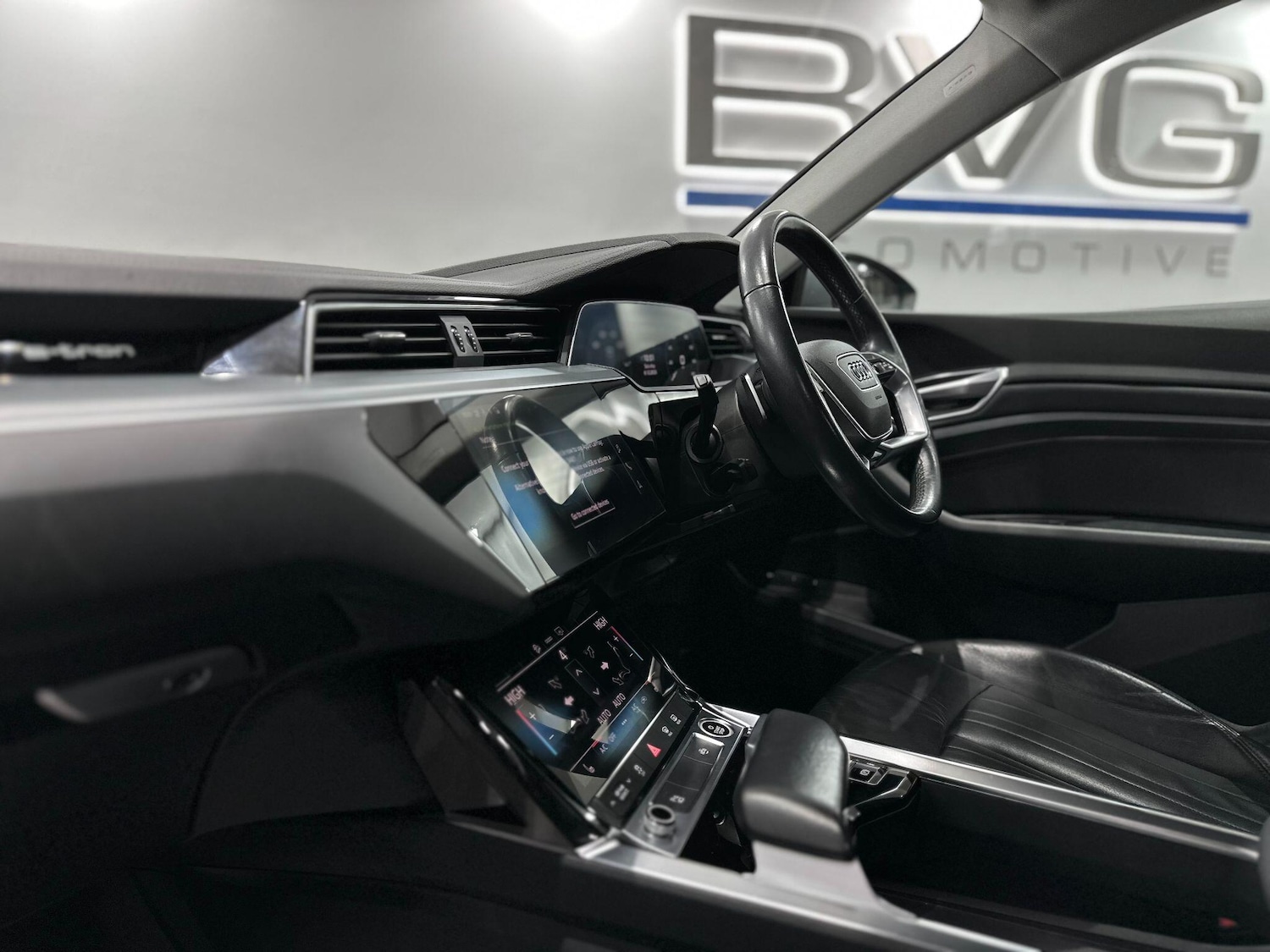 Used Audi e-tron 2020 for sale - 76832859: Photo 61