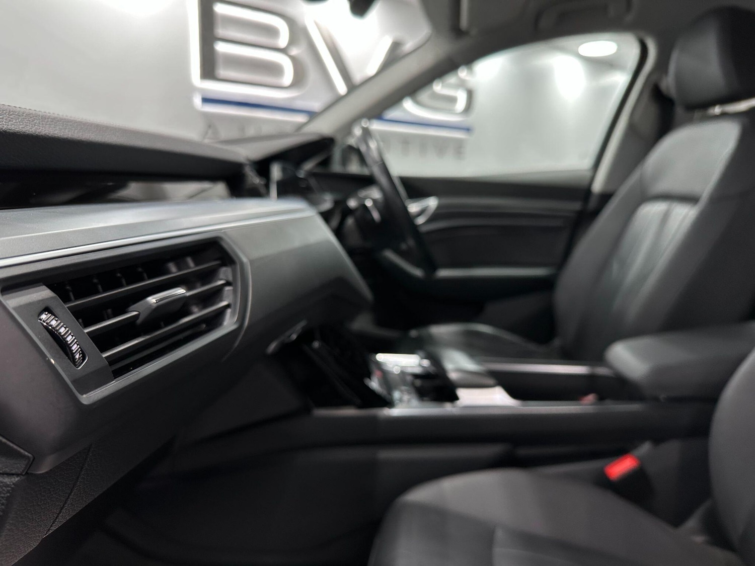 Used Audi e-tron 2020 for sale - 76832859: Photo 62