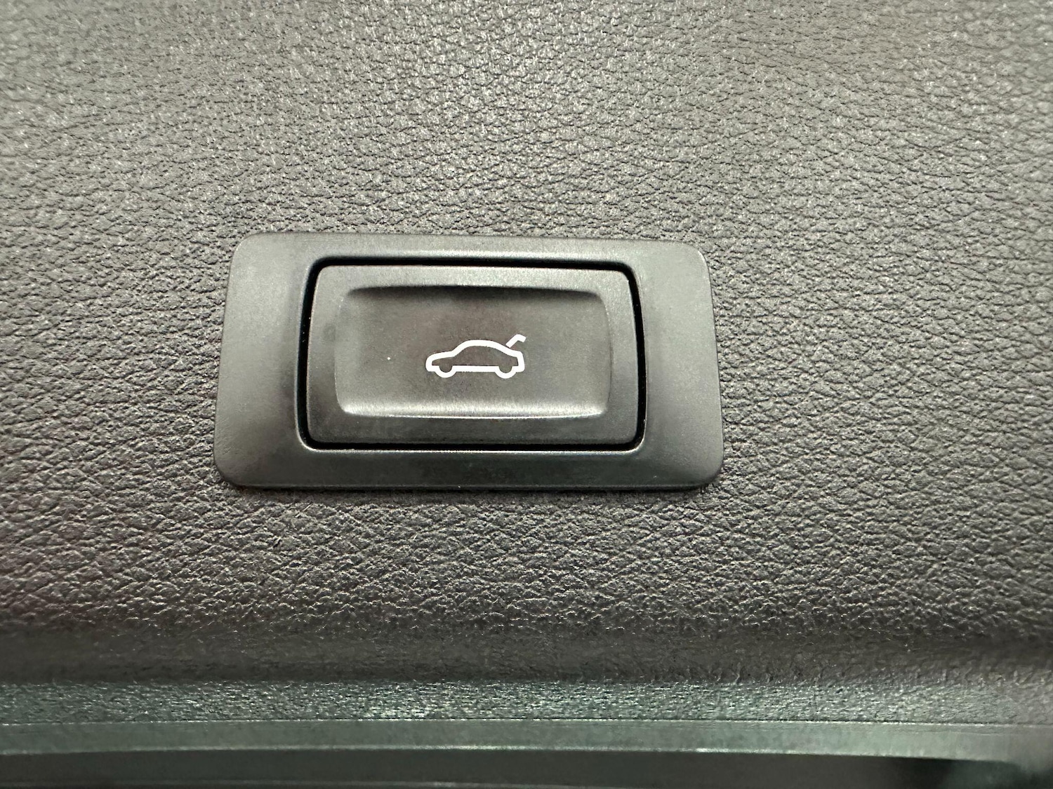 Used Audi e-tron 2020 for sale - 76832859: Photo 64