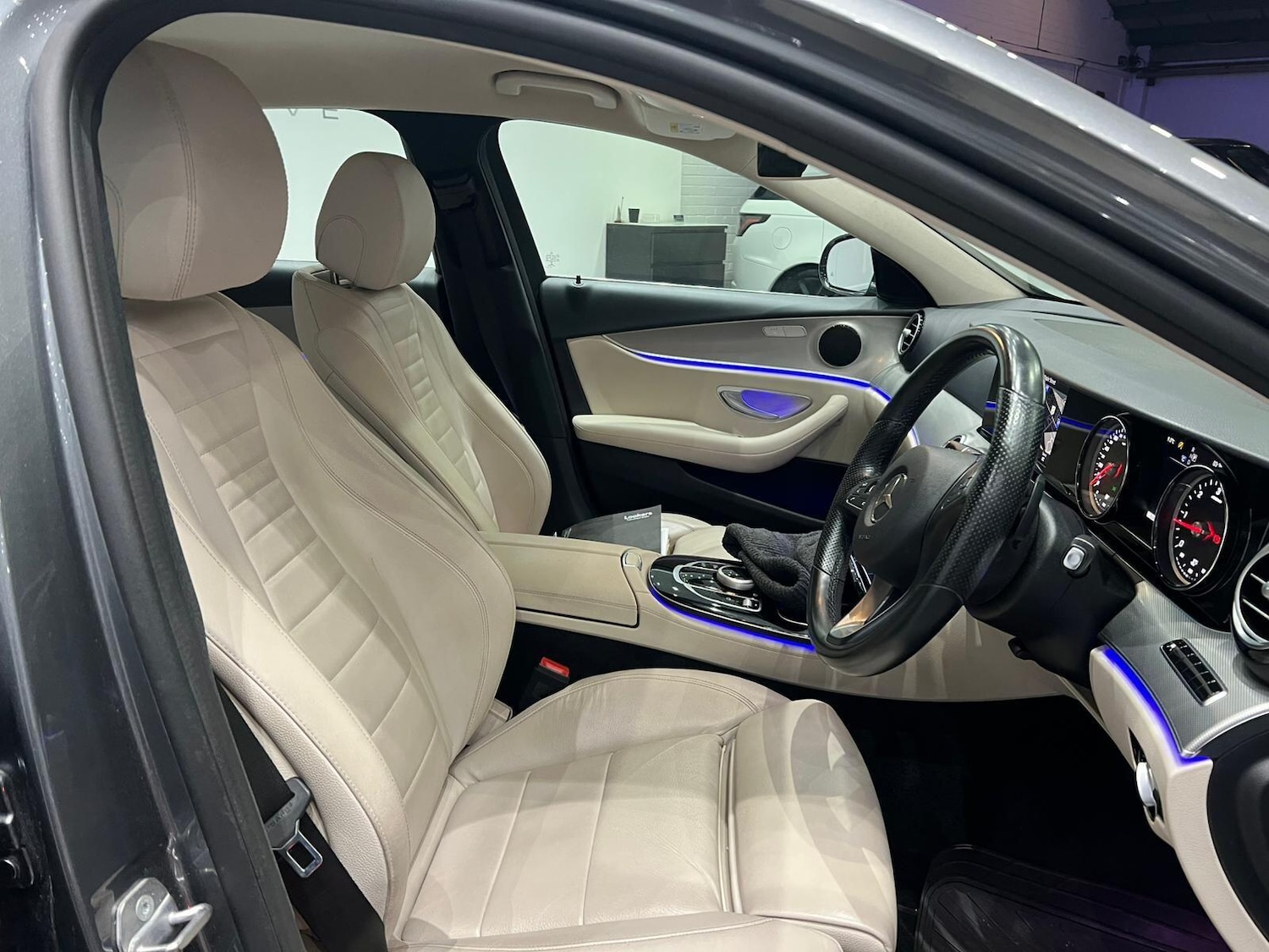 Used Mercedes-Benz E Class 2016 for sale - 77291400: Photo 3