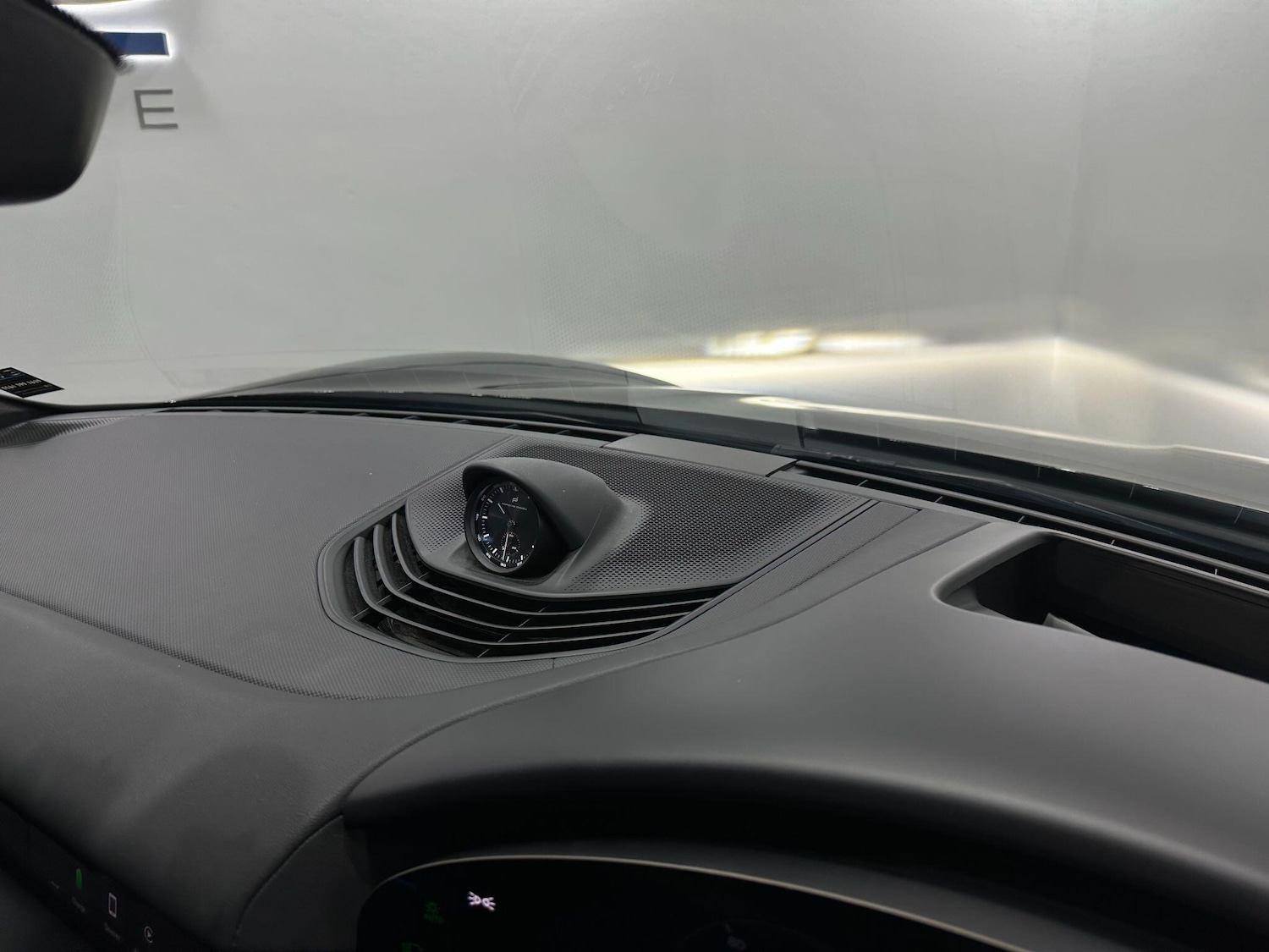 Used Porsche Taycan for sale - 76659417: Photo 24