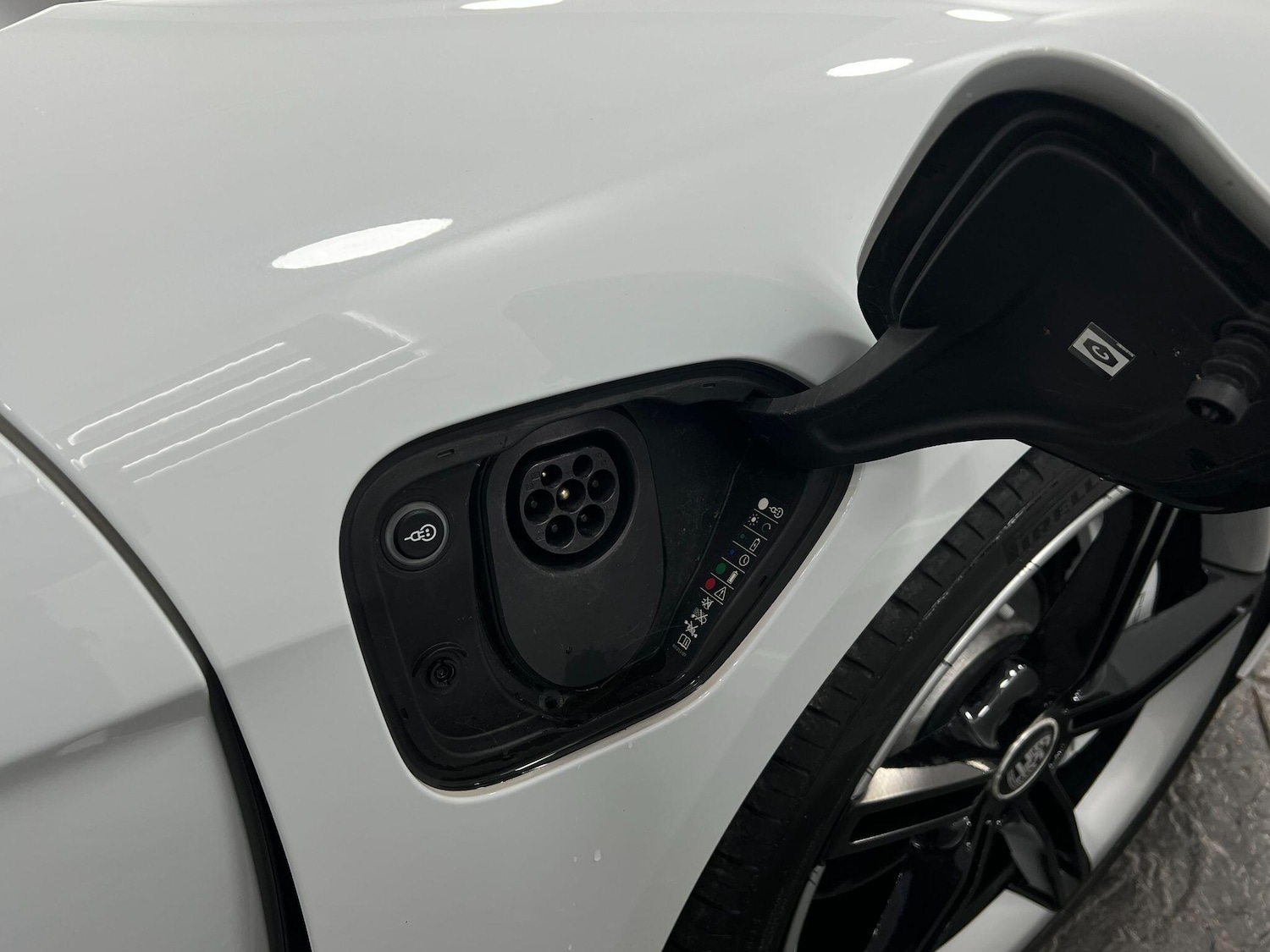 Used Porsche Taycan 2021 for sale - 75915717: Photo 24