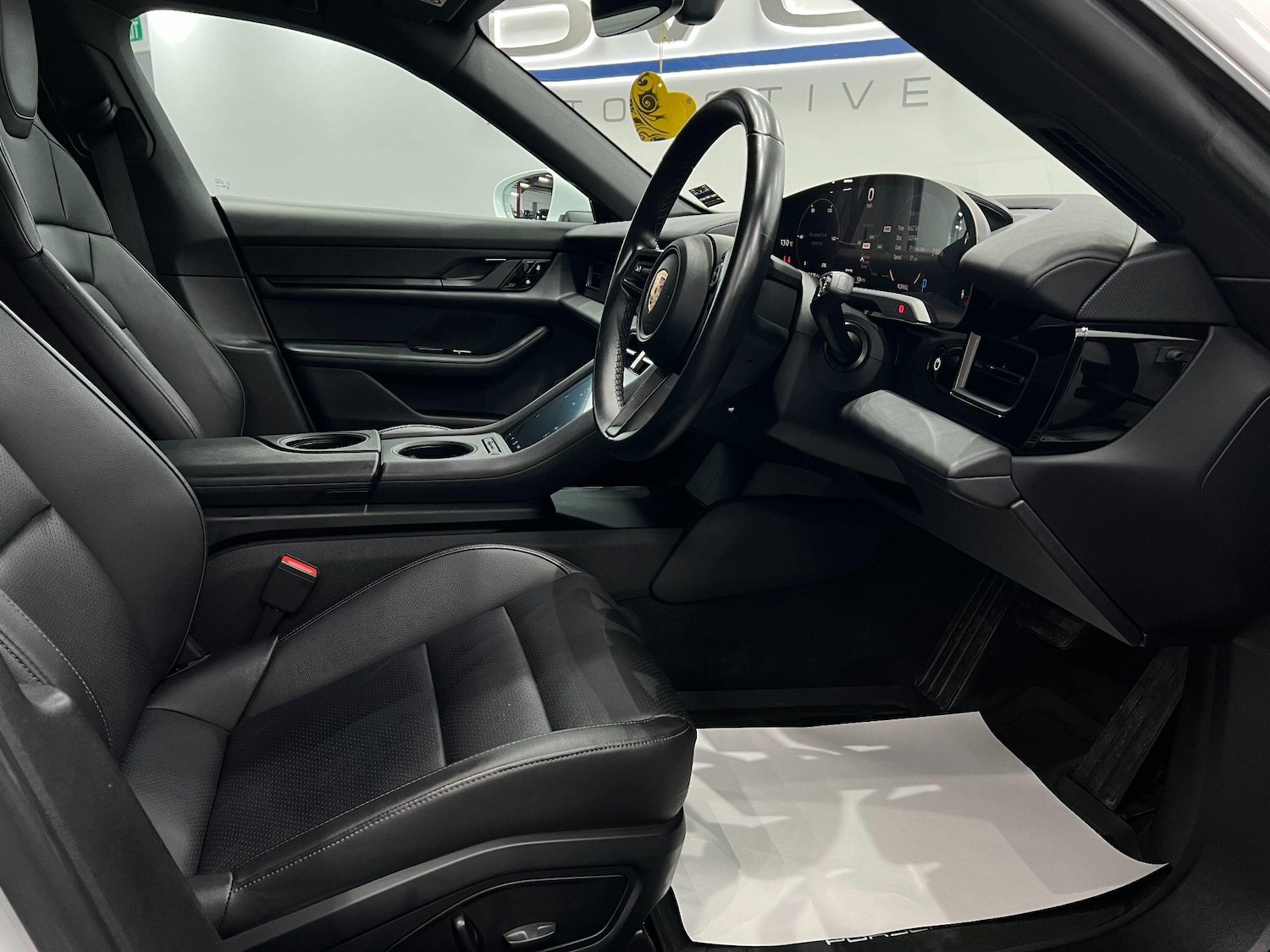 Used Porsche Taycan 2021 for sale - 75915717: Photo 32