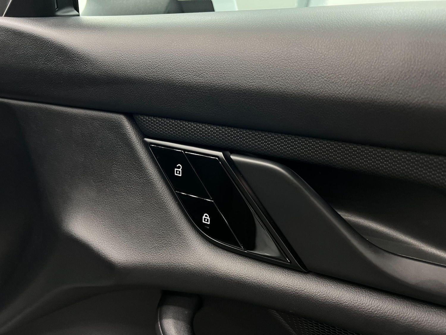 Used Porsche Taycan 2021 for sale - 75915717: Photo 36
