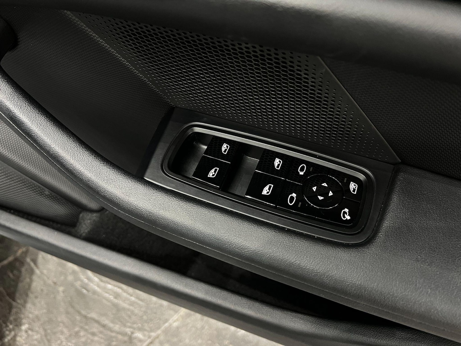 Used Porsche Taycan 2021 for sale - 75915717: Photo 37