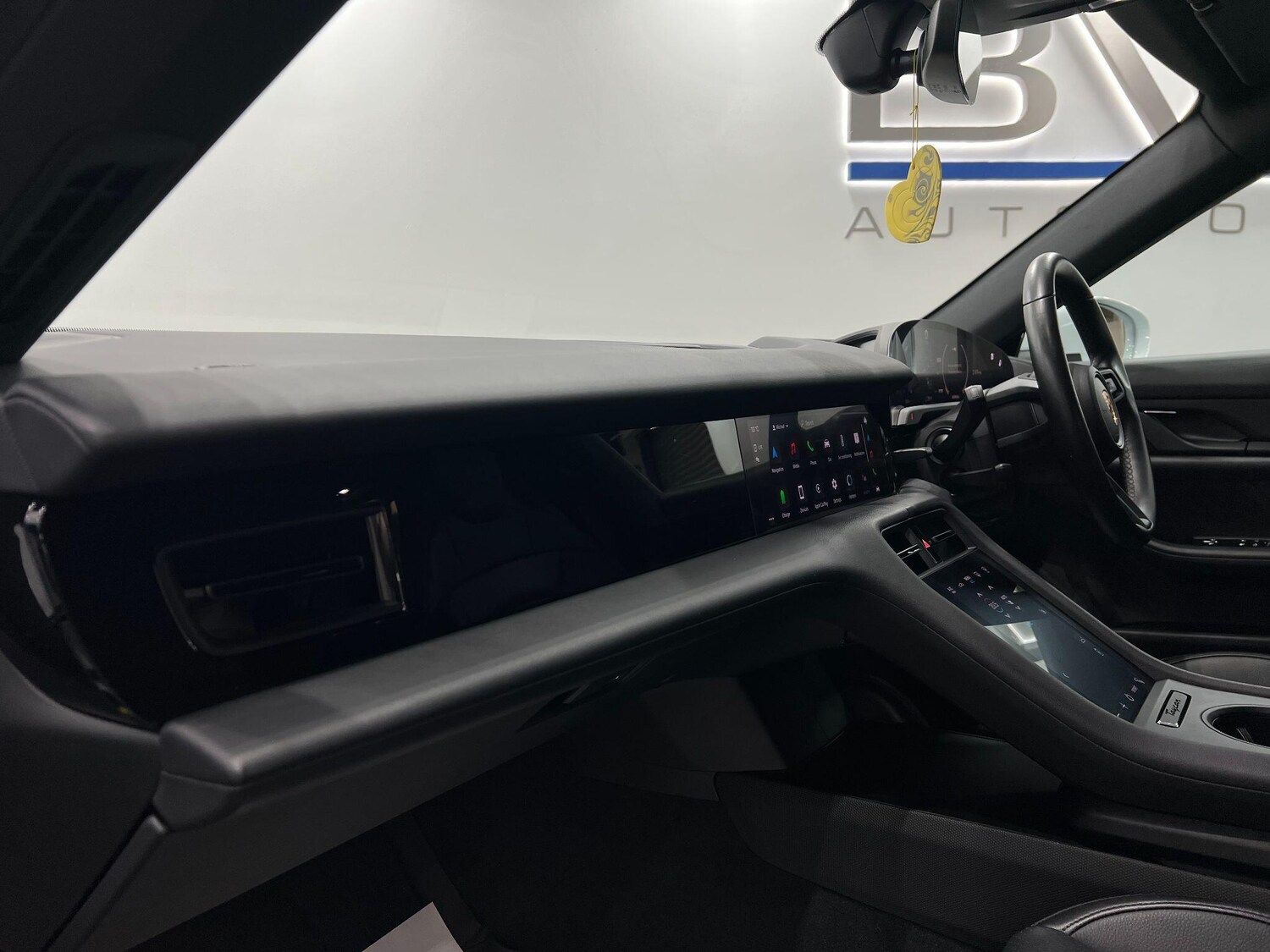 Used Porsche Taycan 2021 for sale - 75915717: Photo 73