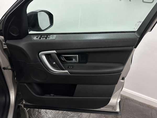 Used Land Rover Discovery Sport 2017 for sale - 76296096: Photo 21