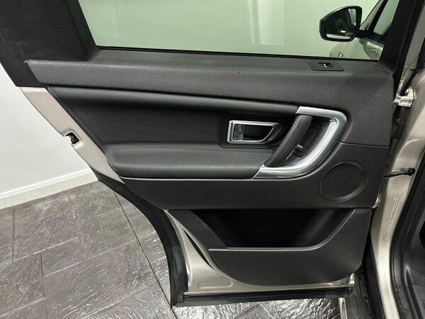 Used Land Rover Discovery Sport 2017 for sale - 76296096: Photo 54