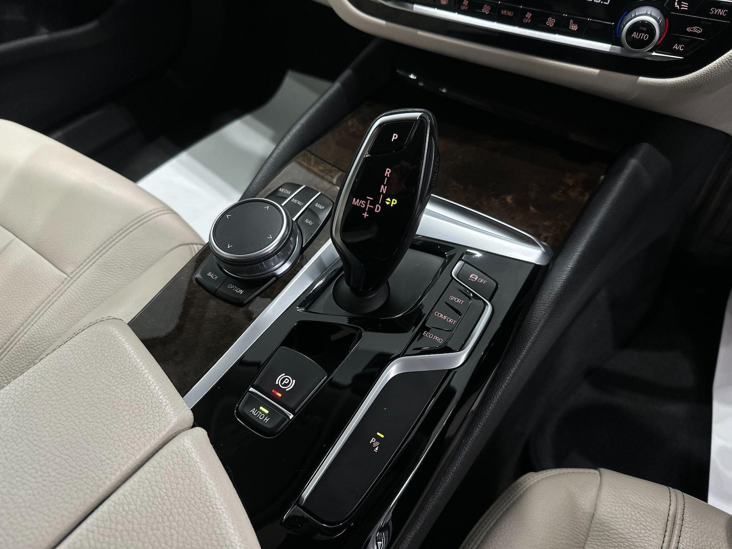 Used BMW 5 Series 2017 for sale - 76824659: Photo 39