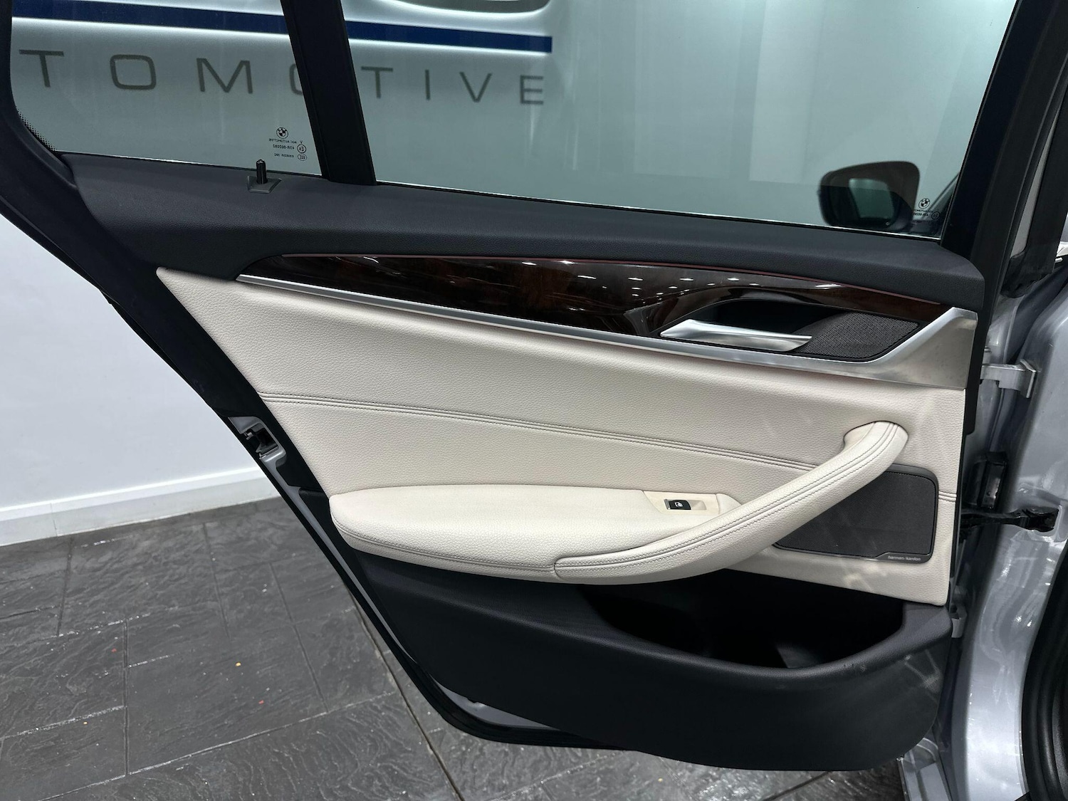 Used BMW 5 Series 2017 for sale - 76824659: Photo 49