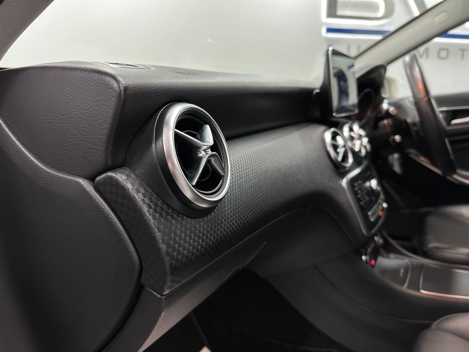 Used Mercedes-Benz A-Class 2016 for sale - 76607335: Photo 39