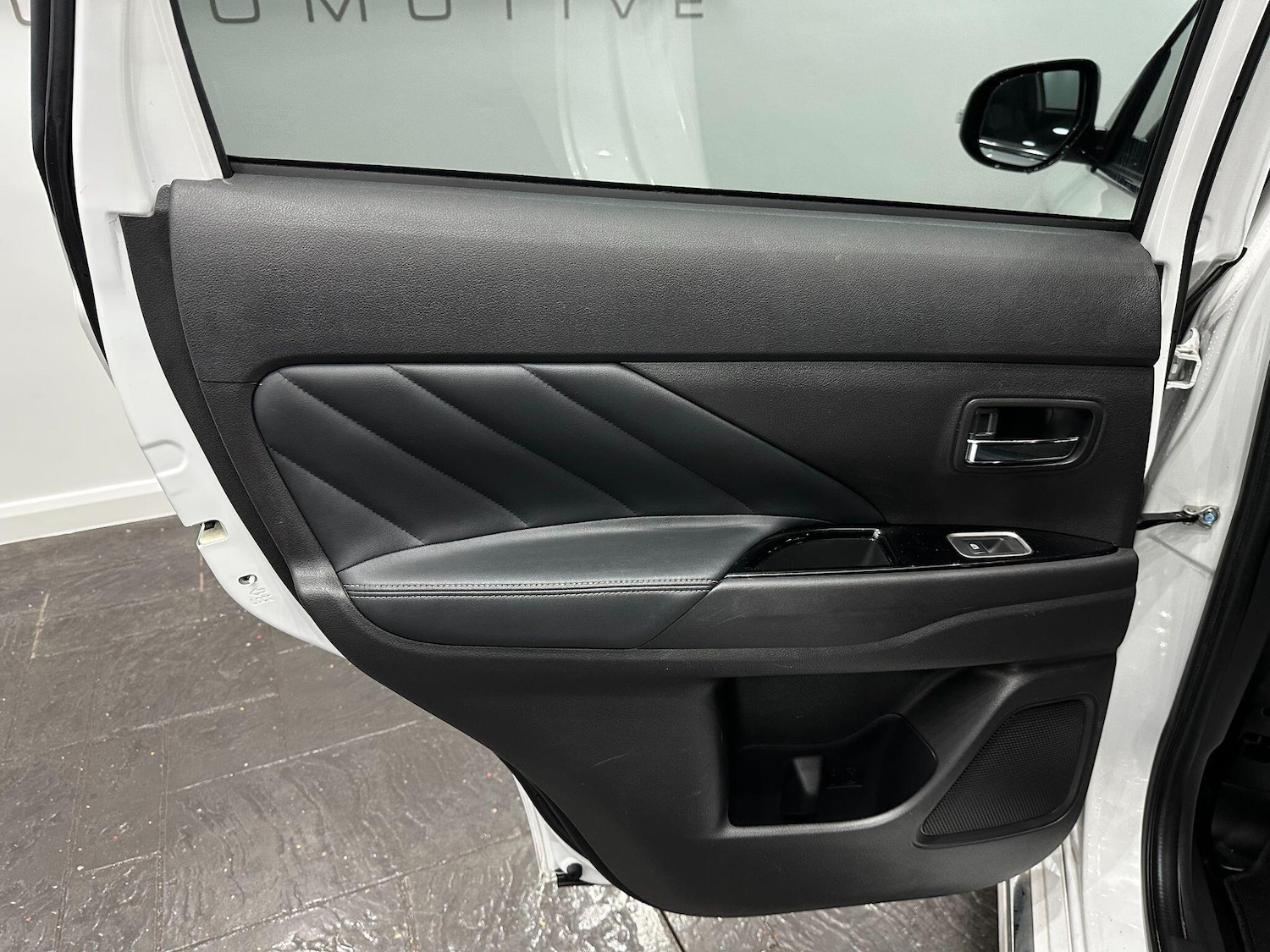 Used Mitsubishi Outlander 2018 for sale - 77040318: Photo 44