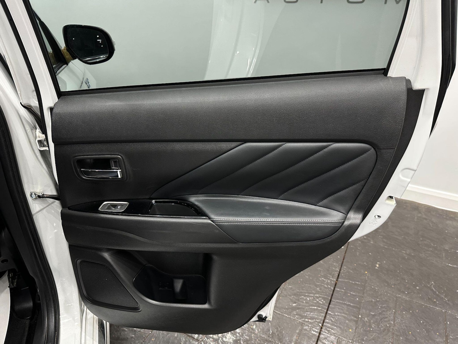 Used Mitsubishi Outlander 2018 for sale - 77040318: Photo 48