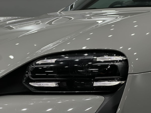 Used Porsche Taycan 2022 for sale - 76175365: Photo 15