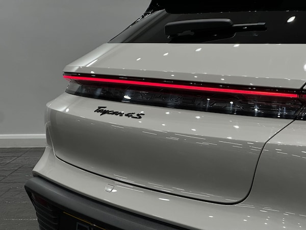 Used Porsche Taycan 2022 for sale - 76175365: Photo 24