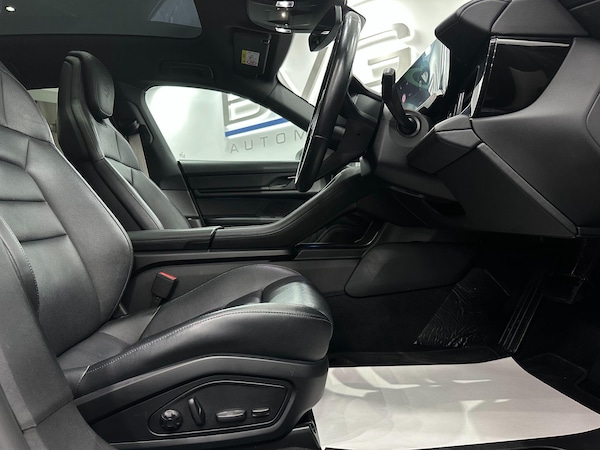 Used Porsche Taycan 2022 for sale - 76175365: Photo 37