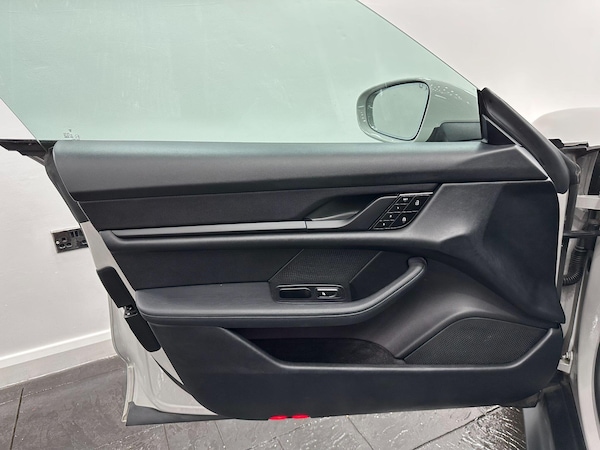 Used Porsche Taycan 2022 for sale - 76175365: Photo 68
