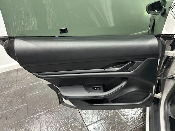 Used Porsche Taycan 2022 for sale - 76175365: Photo 77