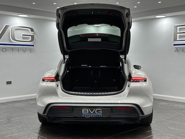 Used Porsche Taycan 2022 for sale - 76175365: Photo 86