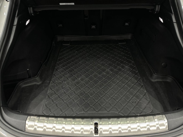 Used Porsche Taycan 2022 for sale - 76175365: Photo 87