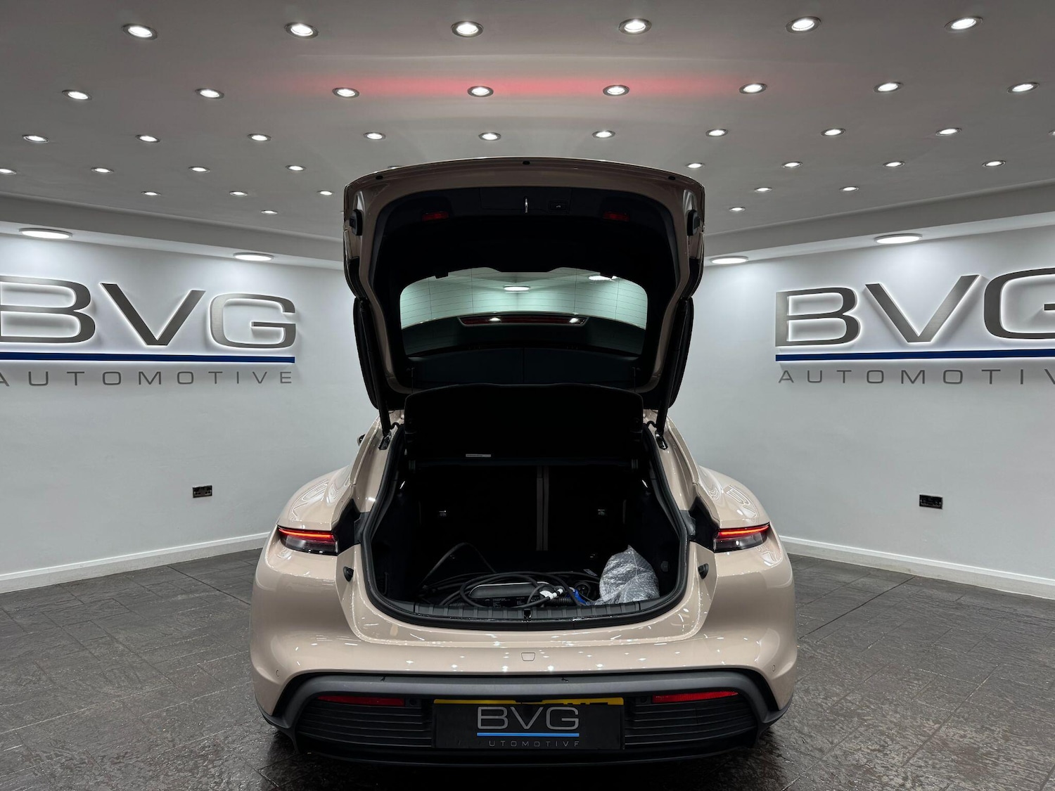 Used Porsche Taycan 2023 for sale - 77456505: Photo 19