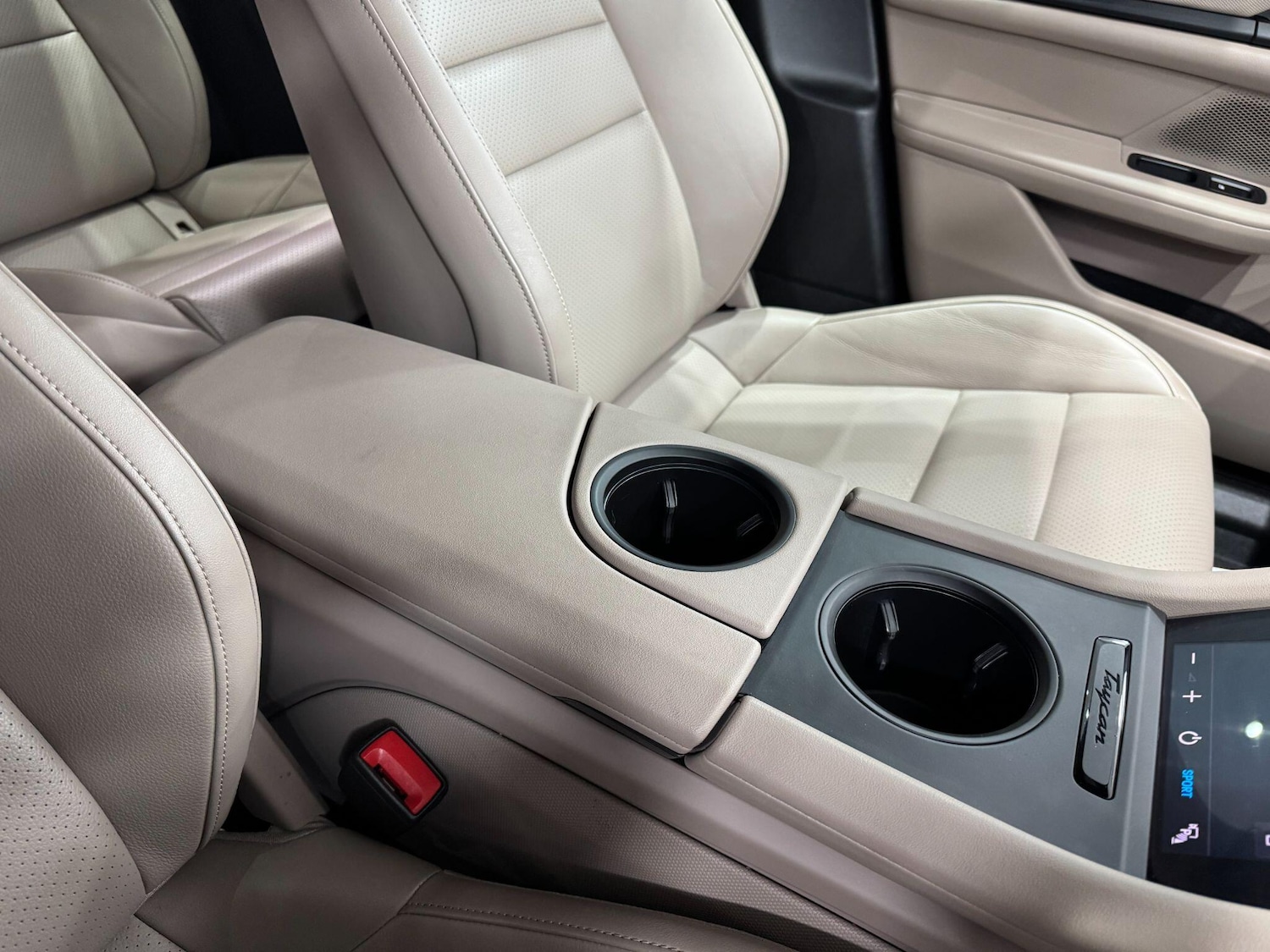 Used Porsche Taycan 2023 for sale - 77456505: Photo 38