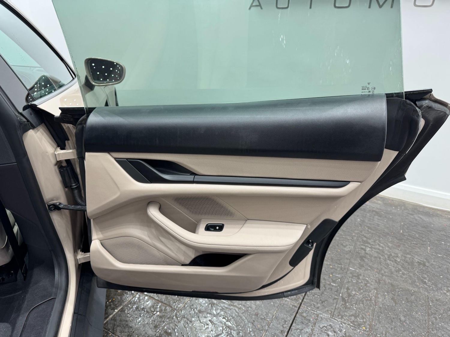 Used Porsche Taycan 2023 for sale - 77456505: Photo 53