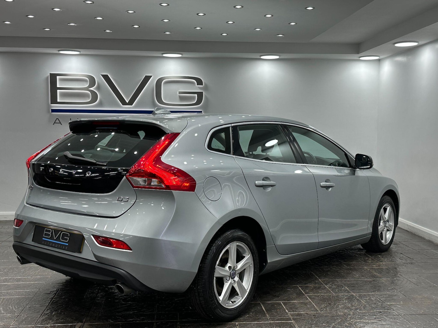 Used Volvo V40 2016 for sale - 76824679: Photo 10