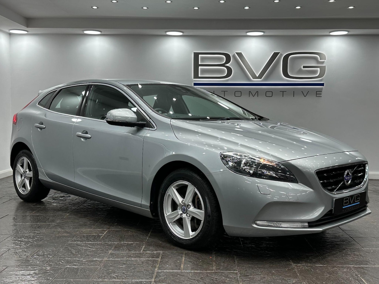 Used Volvo V40 2016 for sale - 76824679: Photo 4