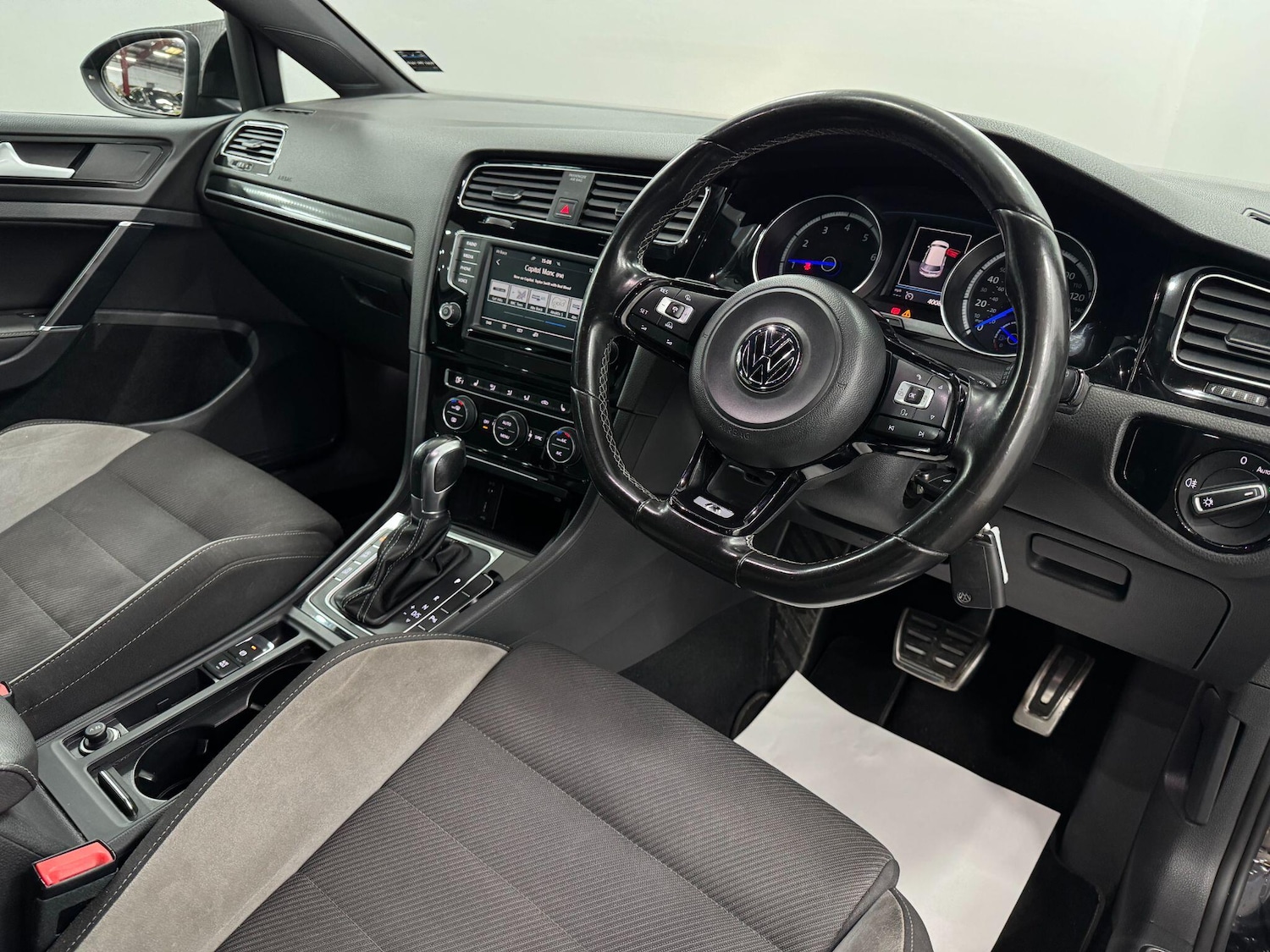 Used Volkswagen Golf 2017 for sale - 77982580: Photo 22