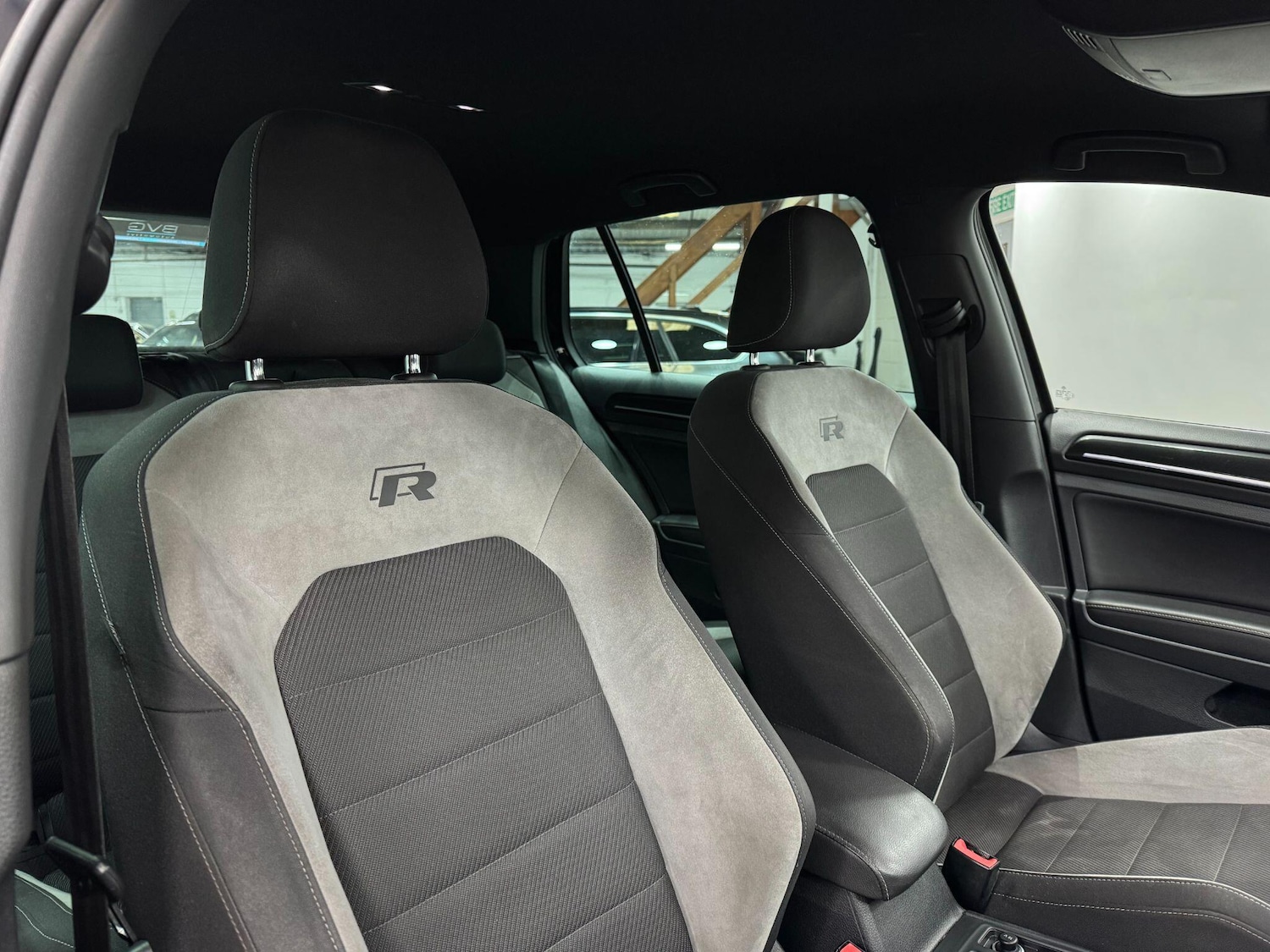 Used Volkswagen Golf 2017 for sale - 77982580: Photo 25