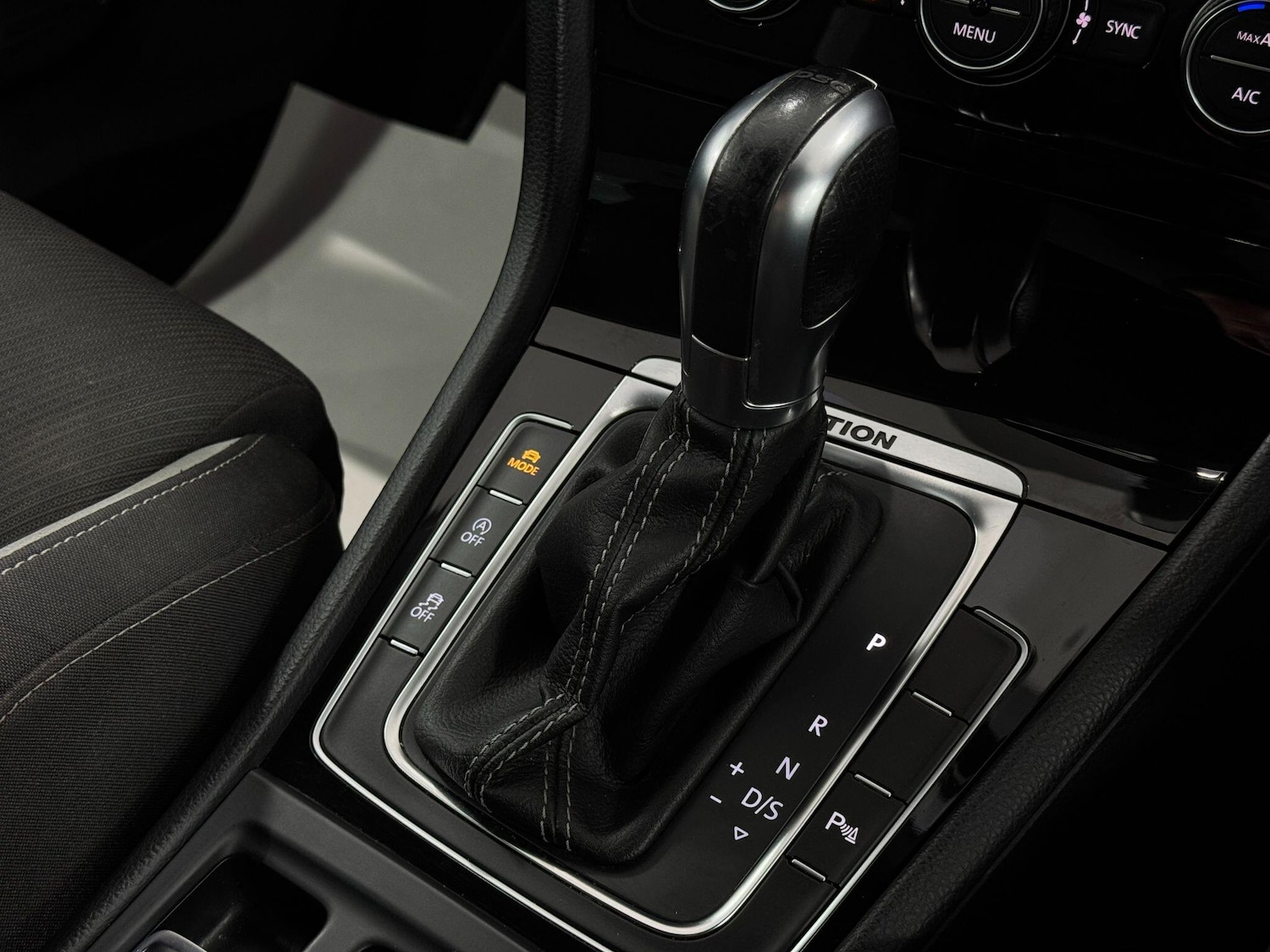 Used Volkswagen Golf 2017 for sale - 77982580: Photo 38