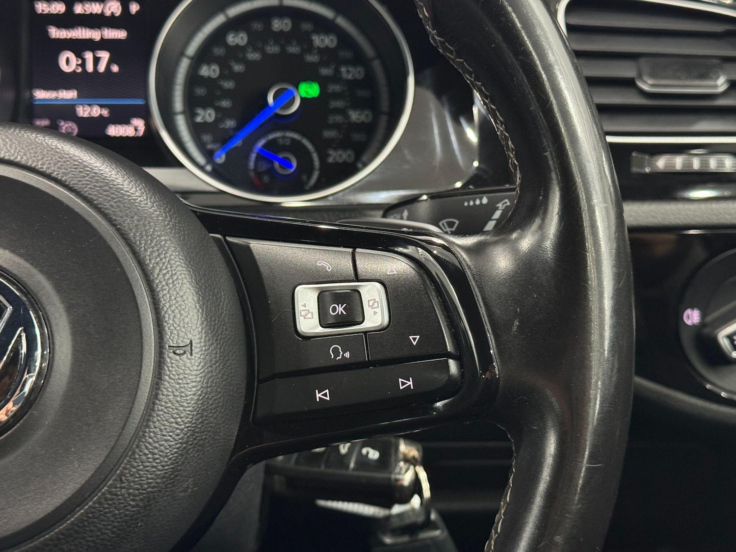 Used Volkswagen Golf 2017 for sale - 77982580: Photo 43