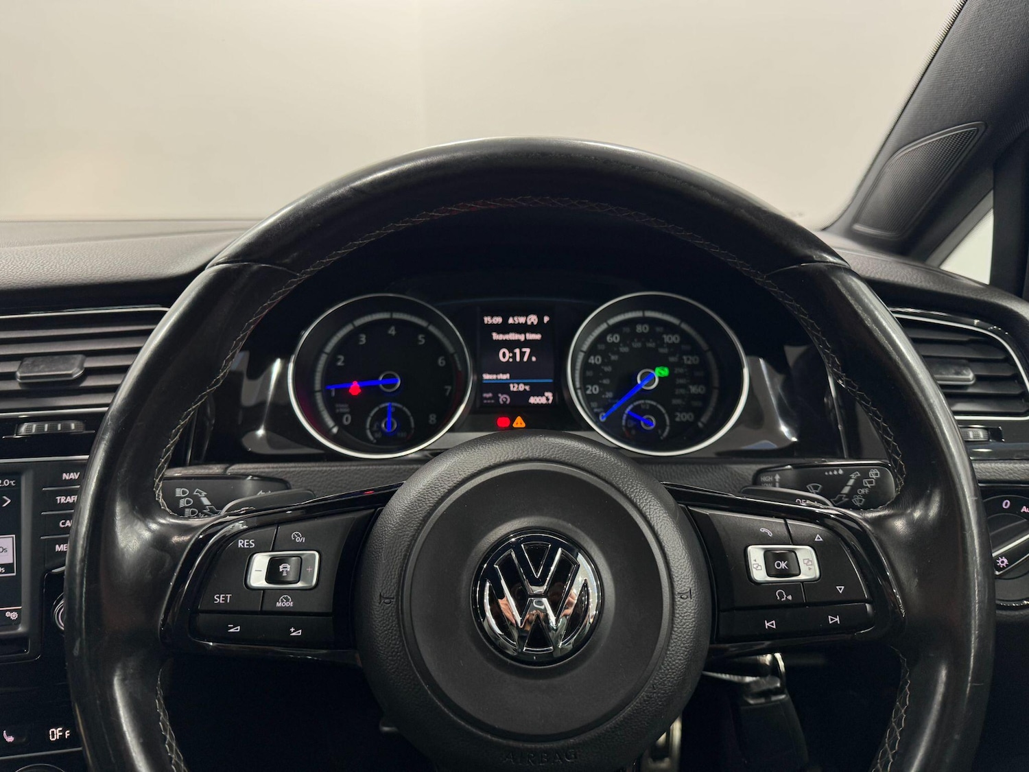 Used Volkswagen Golf 2017 for sale - 77982580: Photo 44