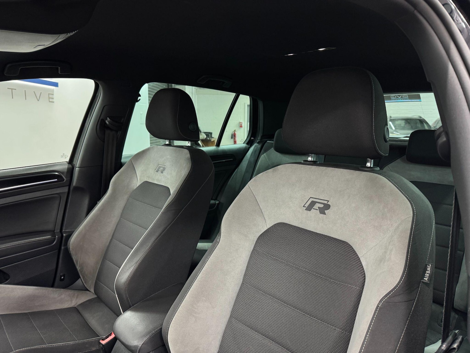 Used Volkswagen Golf 2017 for sale - 77982580: Photo 49