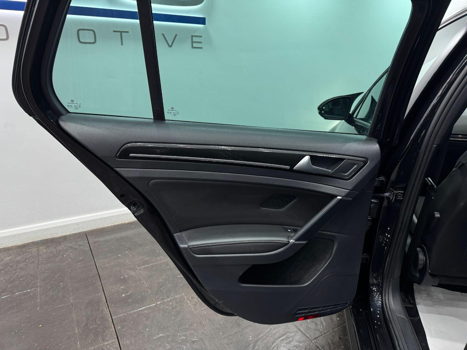 Used Volkswagen Golf 2017 for sale - 77982580: Photo 50