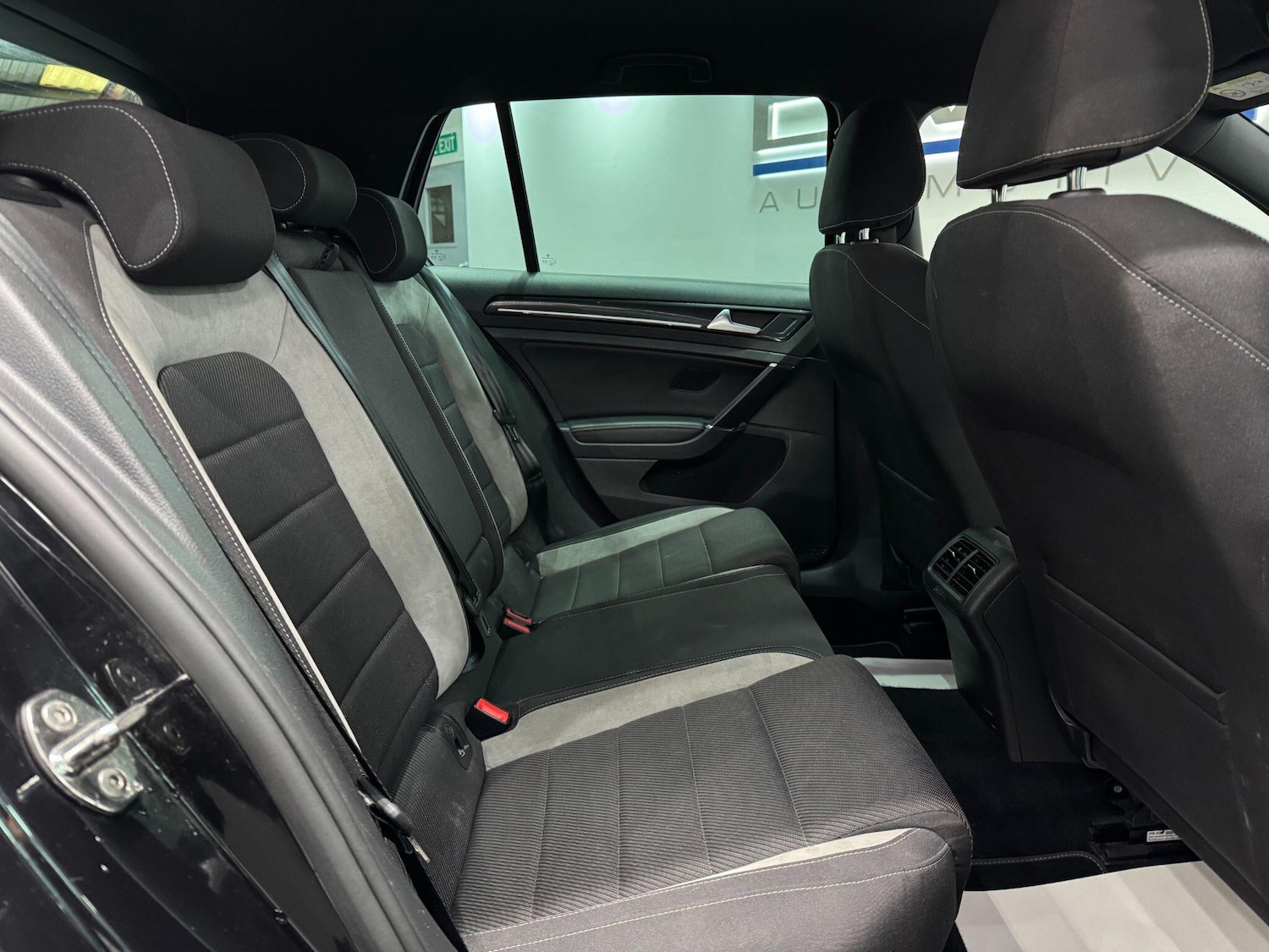 Used Volkswagen Golf 2017 for sale - 77982580: Photo 55