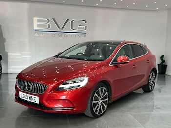 Used Volvo V40 2019 for sale - 79168849: Photo