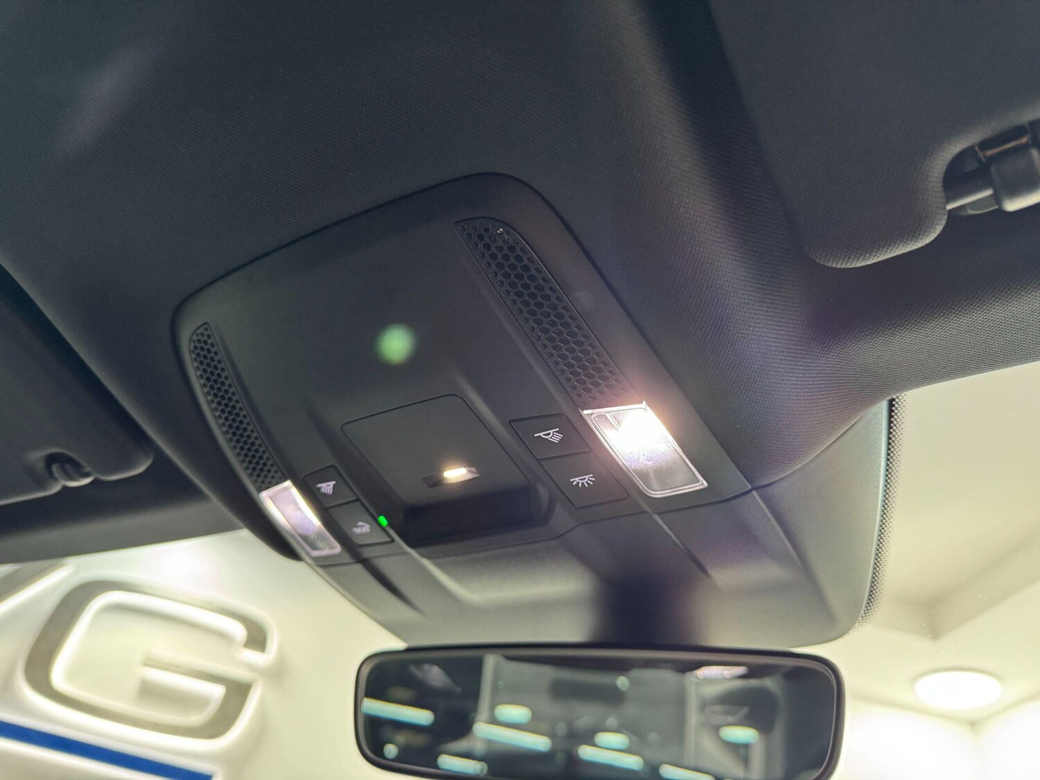 Used Porsche Taycan for sale - 78184444: Photo 11