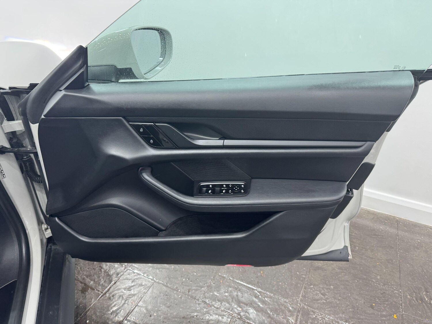 Used Porsche Taycan for sale - 78184444: Photo 8