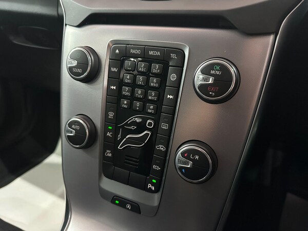 Used Volvo V40 2016 for sale - 76215479: Photo 40