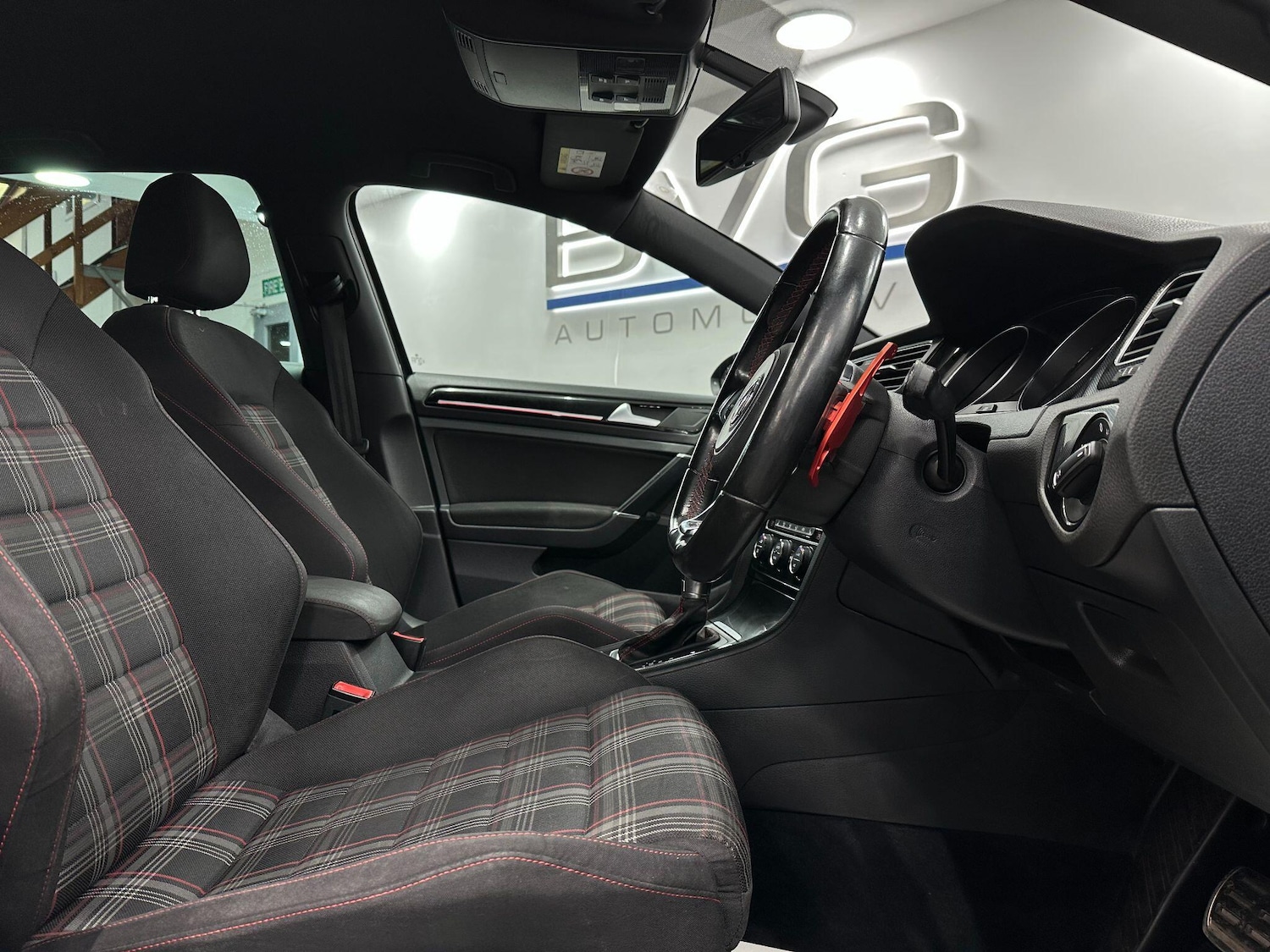 Used Volkswagen Golf 2016 for sale - 76620395: Photo 25