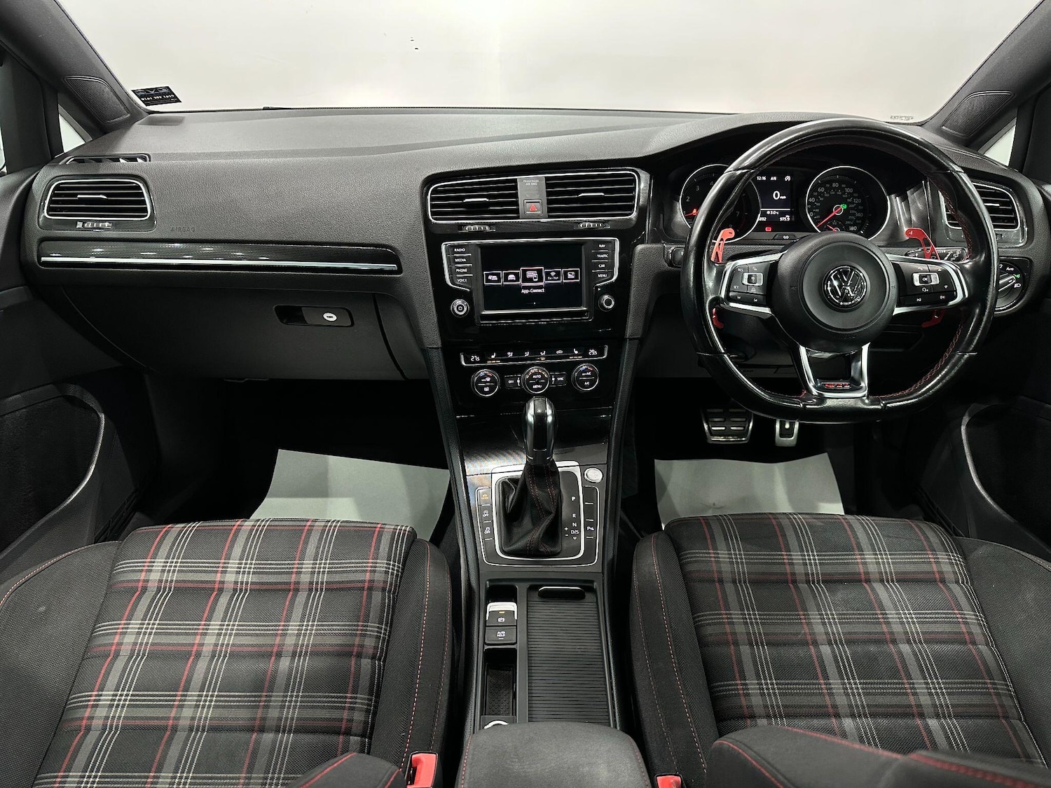 Used Volkswagen Golf 2016 for sale - 76620395: Photo 28