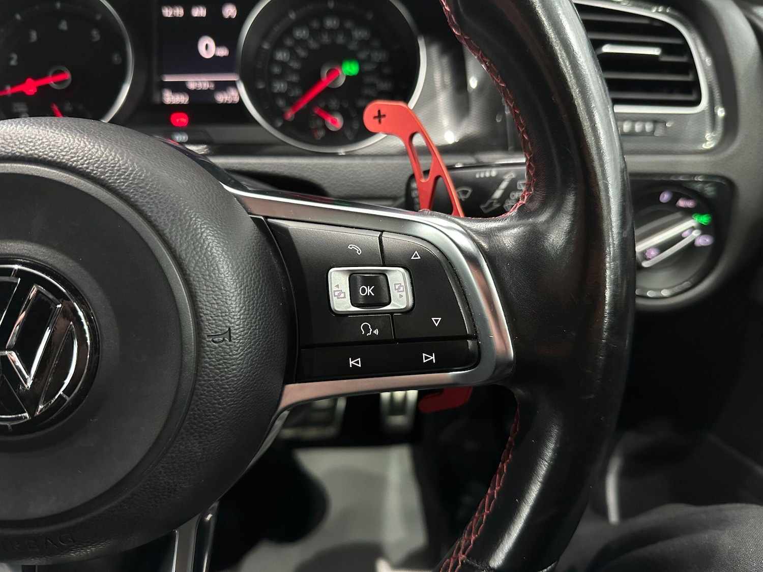 Used Volkswagen Golf 2016 for sale - 76620395: Photo 43