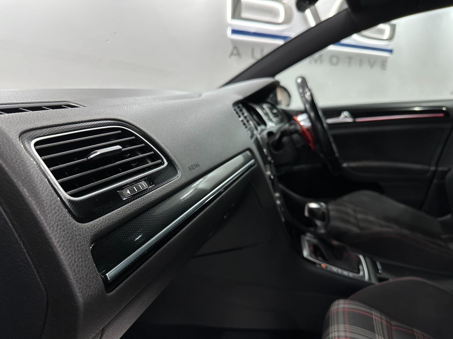 Used Volkswagen Golf 2016 for sale - 76620395: Photo 48