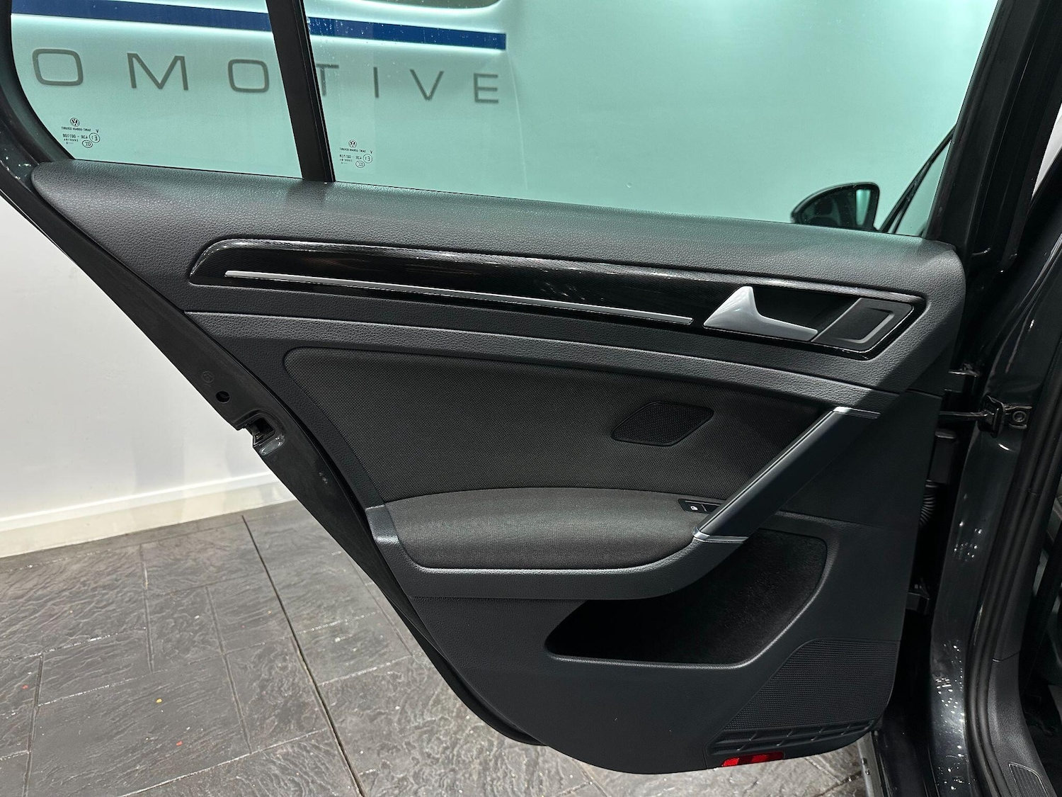 Used Volkswagen Golf 2016 for sale - 76620395: Photo 52