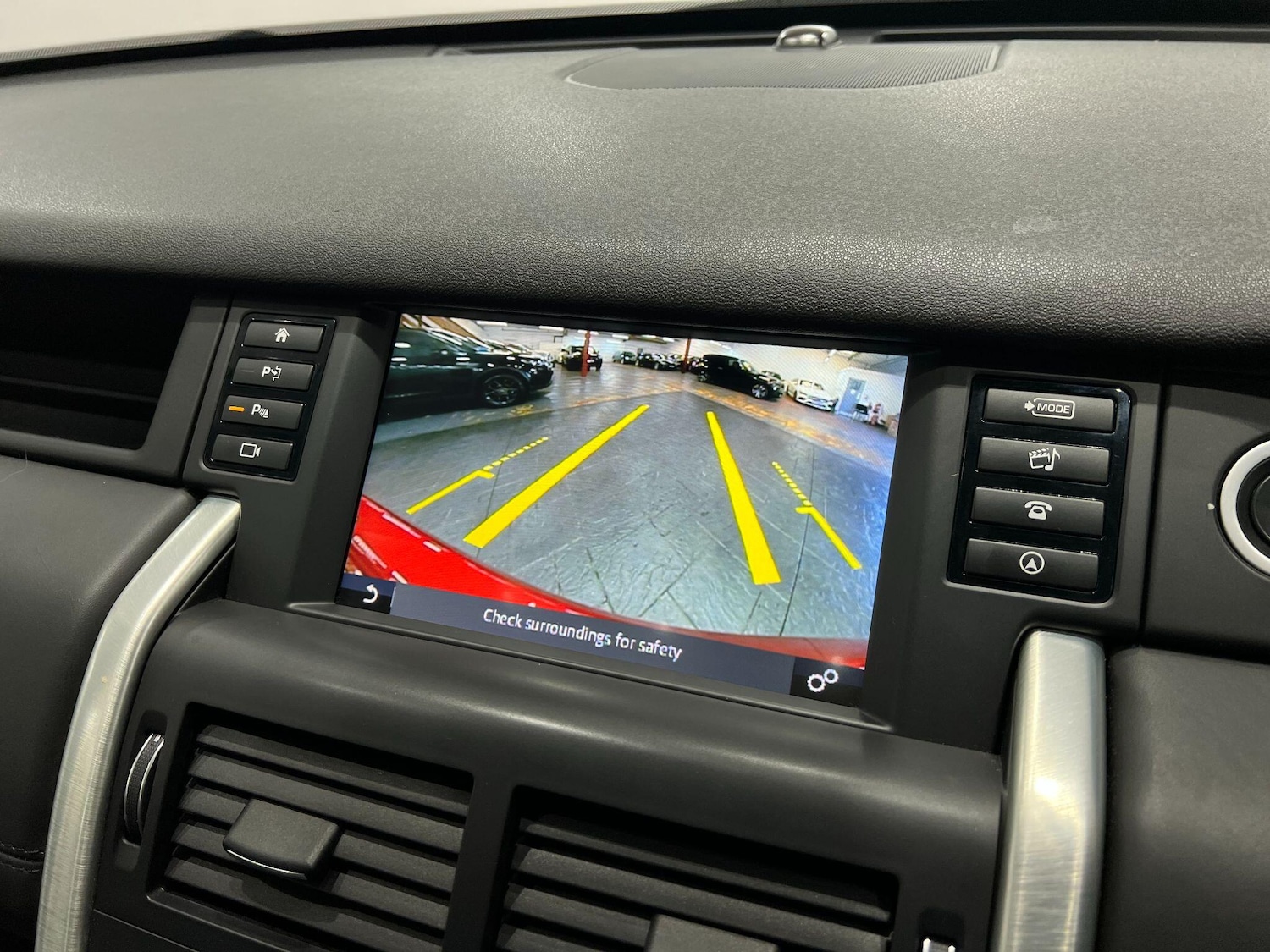 Used Land Rover Discovery Sport 2017 for sale - 76607217: Photo 44